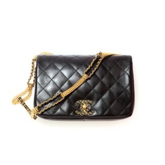 FLAP BAG black